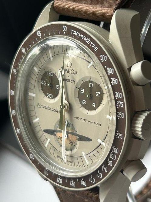 Omega x Swatch - MoonSwatch - Mission to Saturn - Sans Prix, Handtassen en Accessoires, Horloges | Heren