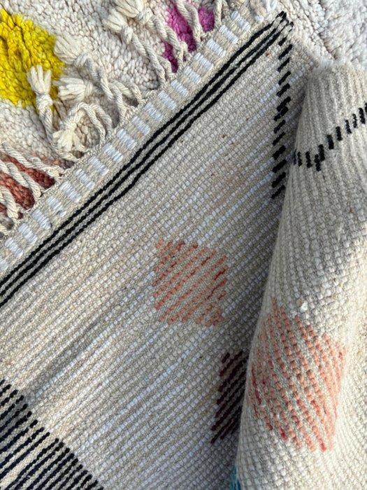 Marokkaans Beni M’rirt Wolkleed – Met de hand geweven luxe, Huis en Inrichting, Stoffering | Tapijten en Vloerkleden