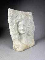 Lebrun - Reliëf, Buste van een jongedame - 32.3 cm - Marmer