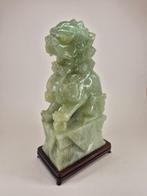Foo Dog (Shi) – sur un socle en bois - Pierre - Chine - XXe