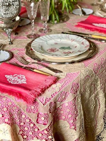 Oud kanten mantel uit Burano, prachtig handwerk. -