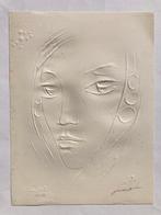 Roland Oudot (1897-1981) - Portrait de femme en relief, Antiquités & Art