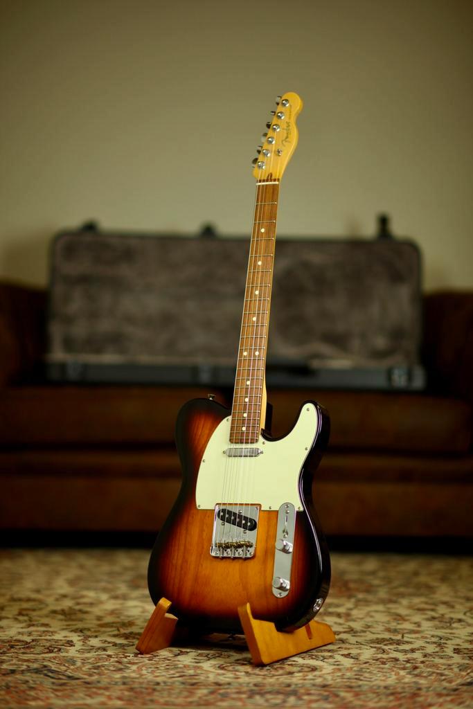 Fender American Pro Telecaster RW 2016 | 2-Color Sunburst, Muziek en Instrumenten, Snaarinstrumenten | Gitaren | Elektrisch, Verzenden