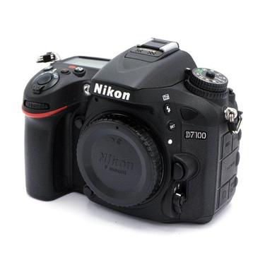 Nikon D7100 Body met doos #JUST 5411 Clicks! Digitale reflex beschikbaar voor biedingen