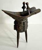 Figuur - Bronzen Shang Dinasty Style Ceremonieel plengoffer, Antiek en Kunst
