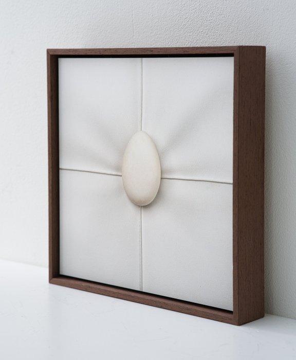 Ursula van de Bunte - Eggsactly Centred, Antiek en Kunst, Kunst | Designobjecten