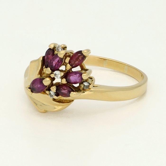 Ring - 18 karaat Geel goud - Diamant - robijn, Handtassen en Accessoires, Ringen