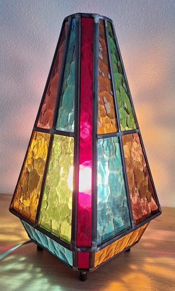Lamp -  - Tafellamp van glas in lood.