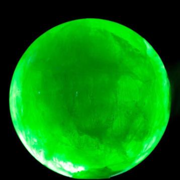 Fluorite Néon Verte sphère de fluorite verte - Hauteur : 77