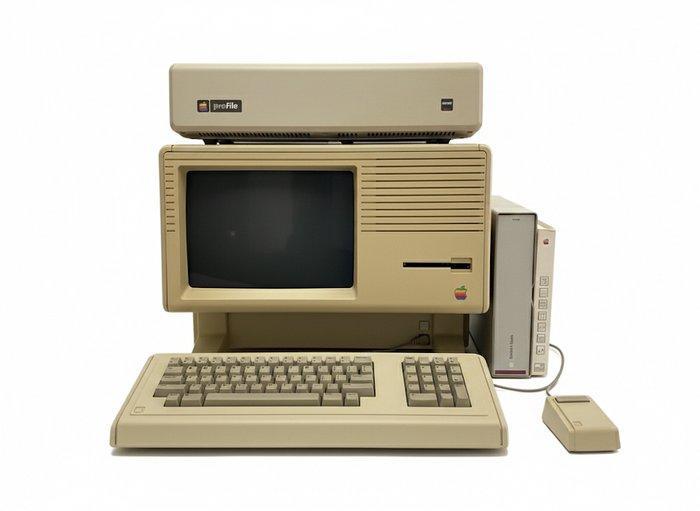 Apple LISA 2/5 - working + hard drives, software and docs -, Games en Spelcomputers, Spelcomputers | Overige Accessoires