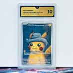 Pokémon Graded card - Pikachu with Grey Felt Hat #085 -, Hobby en Vrije tijd, Nieuw