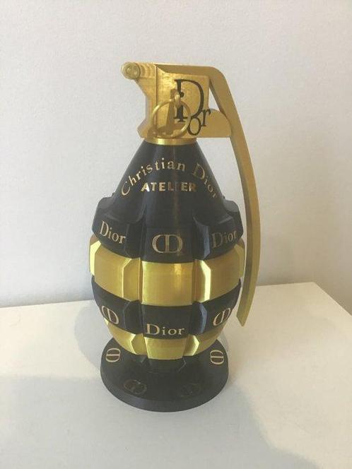 Ydderf - Grenade Xl Christian Dior Atelier, Antiquités & Art, Art | Peinture | Moderne