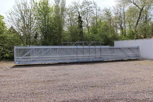 Veiling: Vrijdragende Schuifpoort, Auto-onderdelen, Accu's en Toebehoren, Ophalen