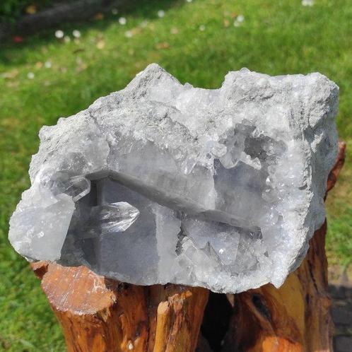 celestine Kristallen op matrix - Hoogte: 11 cm - Breedte: 13, Verzamelen, Mineralen en Fossielen