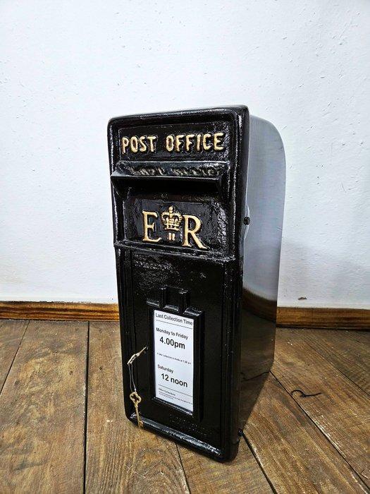 Architectonisch ornament - 2010-2020 - Royal Mail-brievenbus, Antiek en Kunst, Kunst | Designobjecten