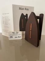 Man Ray (1890-1976) - sculptuur, Cadeau - 15 cm - IJzer -, Antiek en Kunst