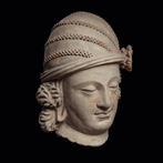 Gandhara Gips Hoofd van een Boeddhisattva. 2e-4e eeuw na, Verzamelen