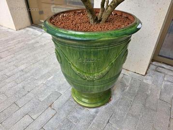 Design bloempot Madeleine Anduze beschikbaar voor biedingen