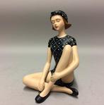 Beeldje - Polystone dame in badpak