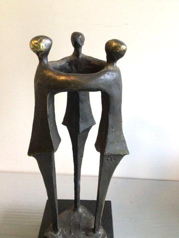 Corry Ammerlaan - Sculpture, “ In verbinding staan met