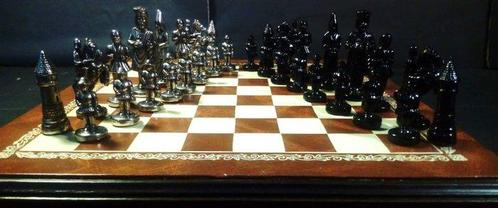 Italfama - Jeu déchecs - Camalot - Zinc, Laiton, Cuir, Antiek en Kunst, Curiosa en Brocante