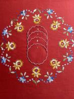 Tafeltextiel met servetten en brooddoekjes, handgeborduurd