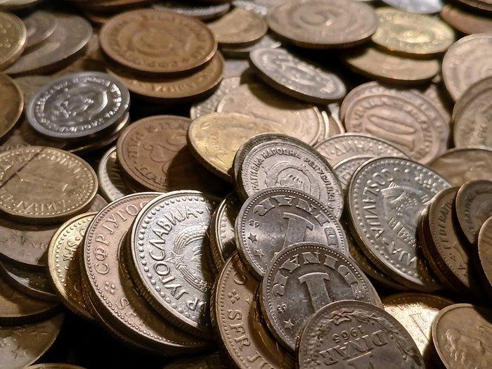 Joegoslavië. Lot of 1.5 kg of old coins - different dates, Postzegels en Munten, Munten | Europa | Niet-Euromunten