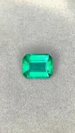 1 pcs Groen Smaragd - 1.99 ct - nternational Colored, Nieuw
