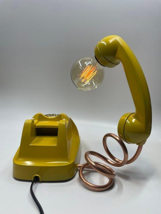 Tafellamp - Plastic, Koper, Metaal - Opera gemaakt door AF, Antiek en Kunst, Curiosa en Brocante