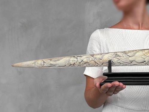 GEEN MINIMUMVERKOOPPRIJS - Groot gesneden zwaardvisrostrum -, Antiek en Kunst, Kunst | Designobjecten