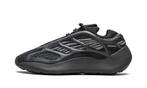 Adidas Yeezy 700 V3 Dark Glow - Maat 46 EU, Ophalen of Verzenden, Nieuw
