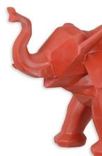 Figuur - Eine Elefantenfigur aus Harz, rot - Hars