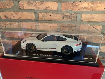 Spark 1:18 - Model sportwagen - 2018 - Porsche 911 Carrera beschikbaar voor biedingen