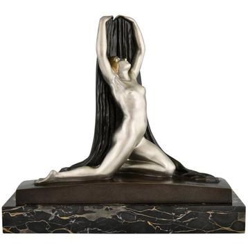 F. Trinque - Sculpture, Art Deco Naakt met sluier L. 42 cm.