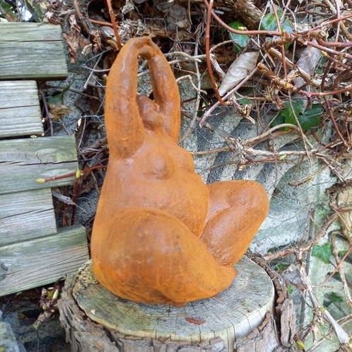 sculptuur, SITTING GLORIOUS LADY - 23 cm - Gietijzer, Antiek en Kunst, Curiosa en Brocante