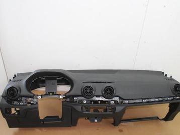Dashboard Audi Q2 O104499