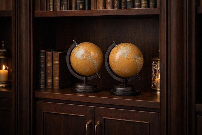 Decoratief ornament - Set van 2 wereldgloben, Antiek en Kunst, Curiosa en Brocante
