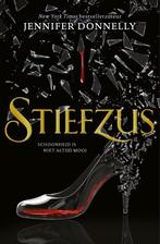 Stiefzus 9789026151095 Jennifer Donnelly, Boeken, Kinderboeken | Jeugd | 13 jaar en ouder, Verzenden, Zo goed als nieuw, Jennifer Donnelly