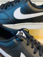 Nike - Veterschoenen - Maat: EU 42, Nieuw