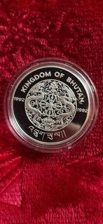 Nepal, Spanje. 300 Ngultrums, 10 Euro 1992/2004, 2 monete