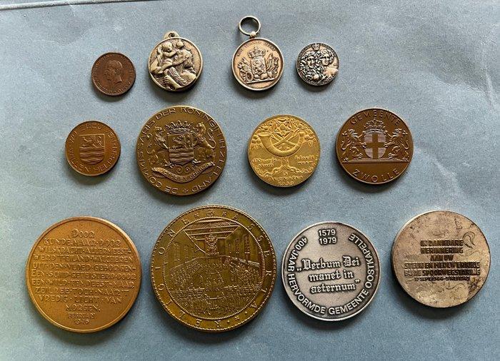 Nederland. 1814-1988: lot van 12 (historie)penningen, Postzegels en Munten, Munten | Nederland