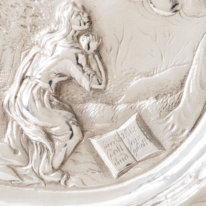 Schaal met religieuze afbeelding, Duitsland ca. 1675-1725 -, Antiek en Kunst, Antiek | Zilver en Goud
