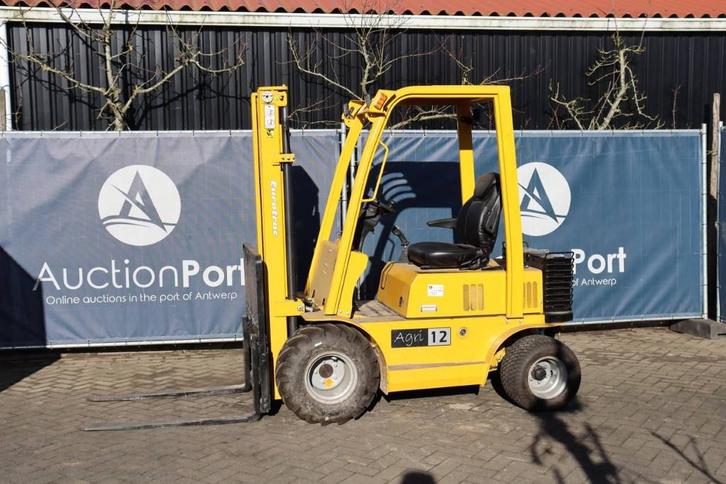 Veiling: Heftruck Eurotrac Agri 12 Diesel 1400kg 2022, Articles professionnels, Machines & Construction | Chariots élévateurs & Transport interne