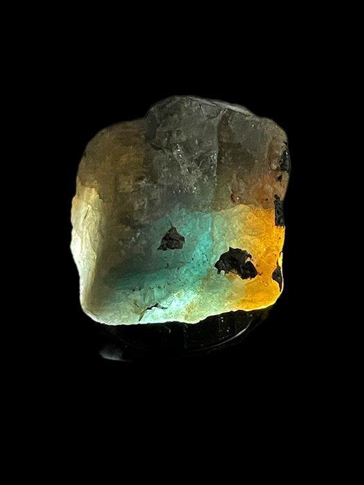 Saffier Ongebruikelijke kleur. Volle kristallen en een, Verzamelen, Mineralen en Fossielen