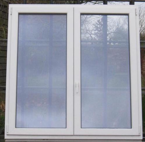pvc raam , chassis , venster 156 x 161 wit / zilvergrijs, Doe-het-zelf en Bouw, Raamkozijnen en Schuifdeuren, Inclusief glas, Zo goed als nieuw