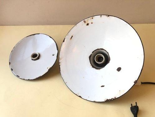 Lamp (2) - IJzer - industriële geëmailleerde, Antiek en Kunst, Antiek | Wandborden en Tegels