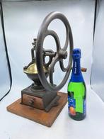 Koffiemolen - Winkelmolen - Gietijzer - Handwiel Koffiemolen