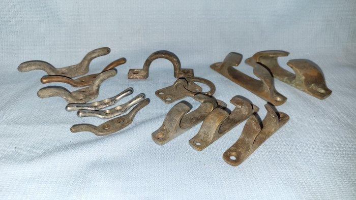 Maritieme objecten (13) - Messing- boat cleat, Antiek en Kunst, Curiosa en Brocante