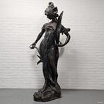 sculptuur, Poserende dame - 191 cm - Brons (gepatineerd), Antiquités & Art