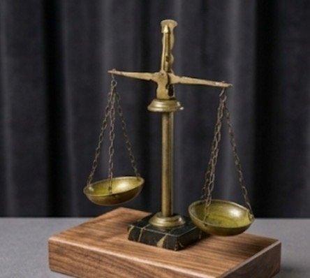 Balans of weegschaal - Messing, Marmer, Antiek en Kunst, Antiek | Overige Antiek